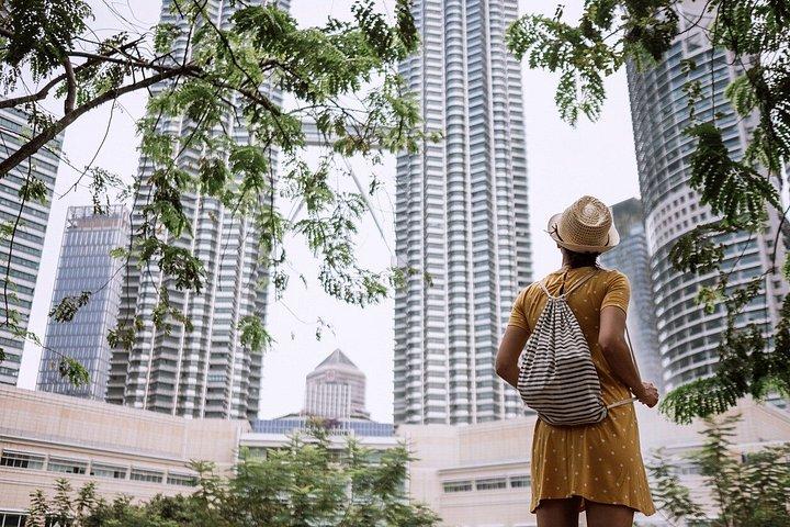 クアラルンプールのペトロナスツインタワーとKLCCパーク撮影