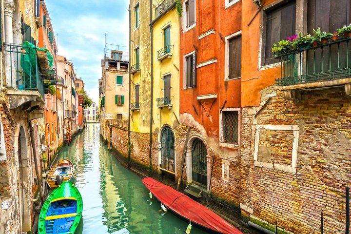 Venice Scavenger Hunt & Highlights Self-Guided Walking Tour