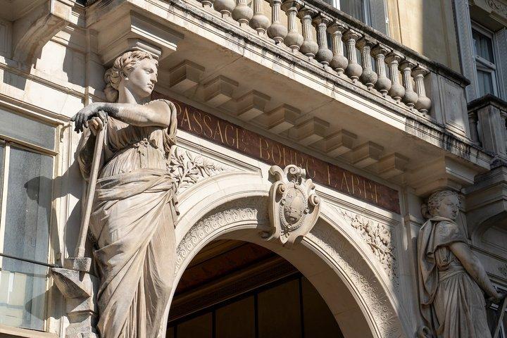 Tour a piedi dei passaggi di Parigi: segreti scoperti con guida locale