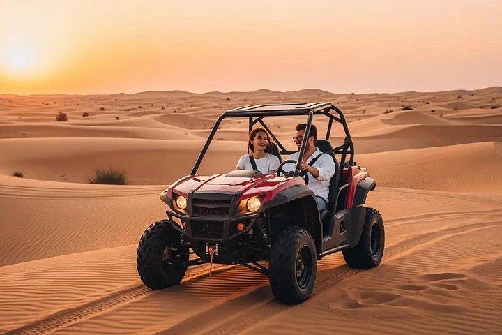 プライベートレッドデューンサファリ4×4ピック/ドロップキャメルディナー、ショー、ディナー