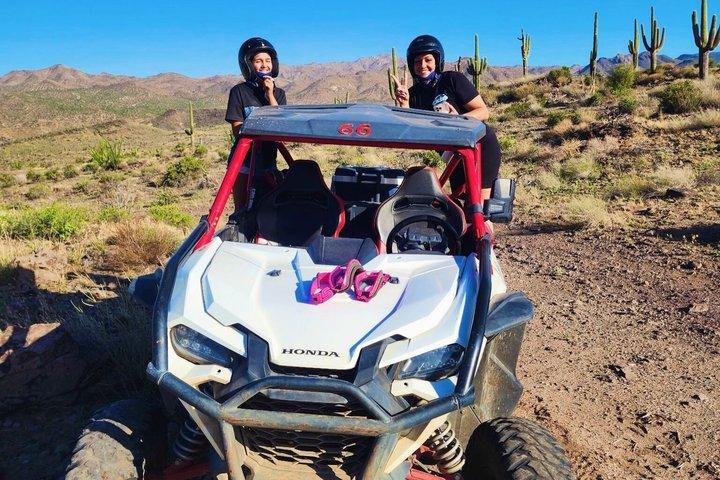 Wüste Off-Road UTV Tour, 2 Stunden, 2 Personen pro Fahrzeug