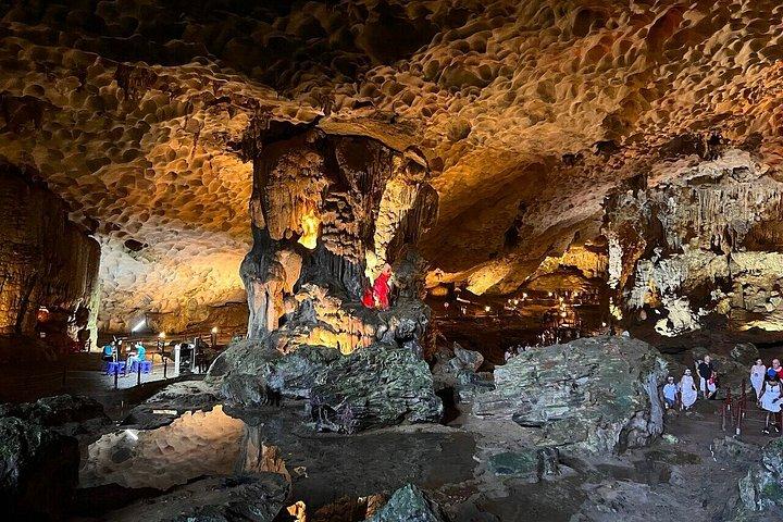 ハノイ発：ヘラクレスクルーズ付きプレミアムハロン湾日帰り旅行