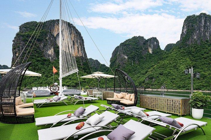 ハノイ発：ヘラクレスクルーズ付きプレミアムハロン湾日帰り旅行