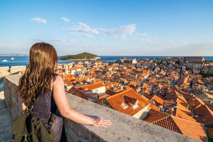 Dubrovnik: City Wall Tour para Early Birds para vencer as multidões