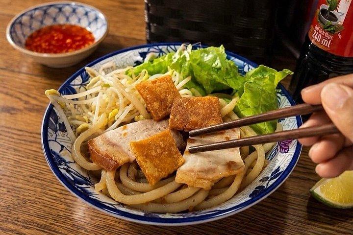 ビリーと一緒にホイアンのストリート フード ツアー