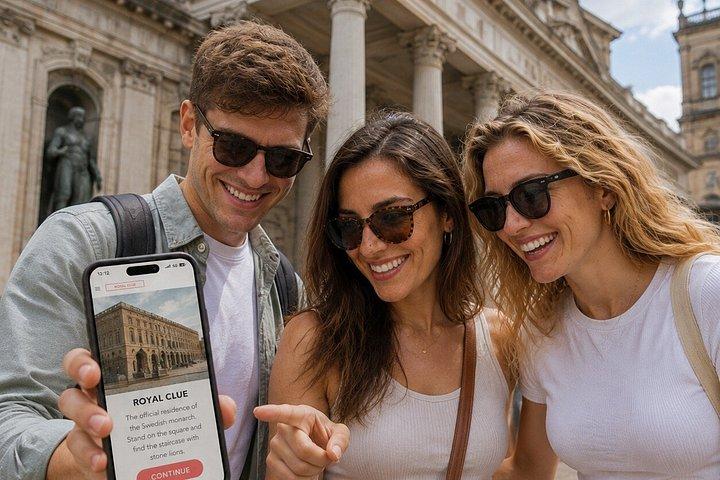 Manchester: Self-Guided Scavenger Hunt & Walking Tour