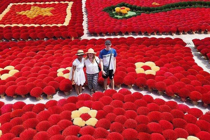 ハノイ : クアンフーカウ香村、ホアルー、タムコック小グループ