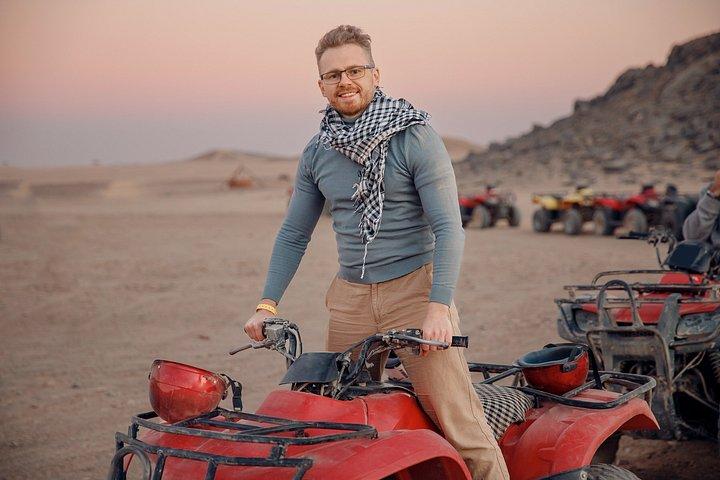 Sharm El-Sheikh : ATV Quad、ラクダ乗り、BBQディナー、ショー