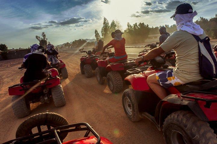 Charm El-Cheikh : Quad VTT, promenade à dos de chameau, dîner barbecue et spectacle