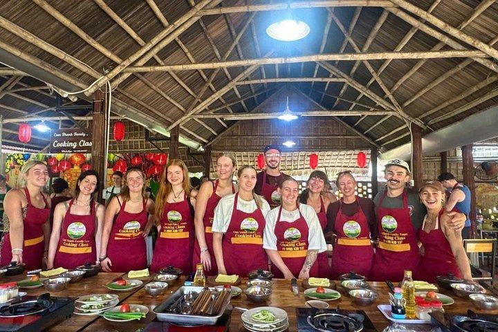 Hoi An Cooking Class with Market Visit