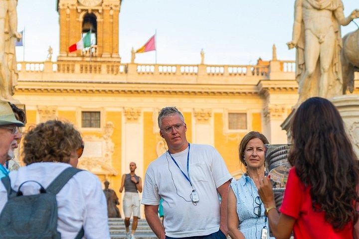 ローマのフォーラムとミケランジェロの夕暮れ小グループツアー