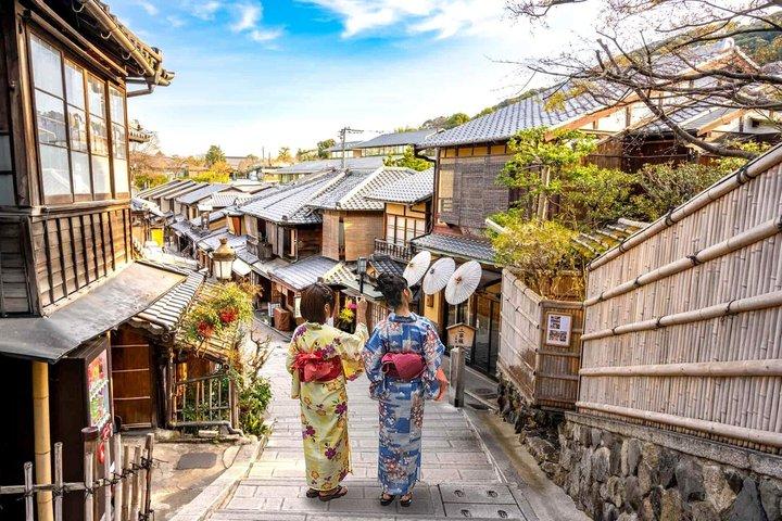 お寺と抹茶体験で京都と宇治の世界遺産