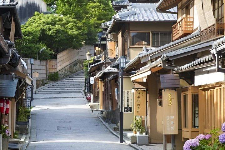 お寺と抹茶体験で京都と宇治の世界遺産