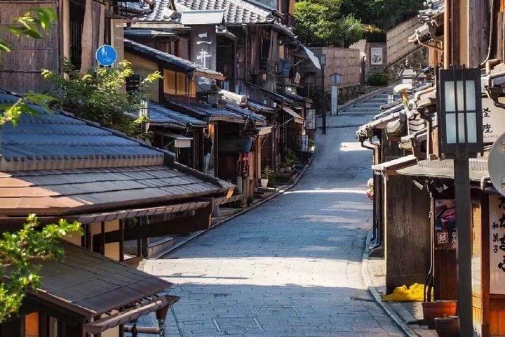 お寺と抹茶体験で京都と宇治の世界遺産