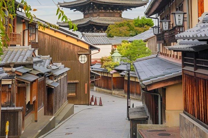 お寺と抹茶体験で京都と宇治の世界遺産