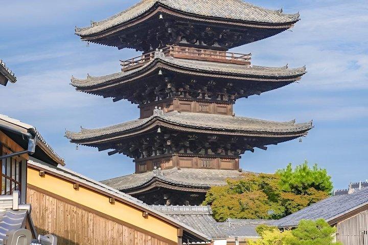 お寺と抹茶体験で京都と宇治の世界遺産