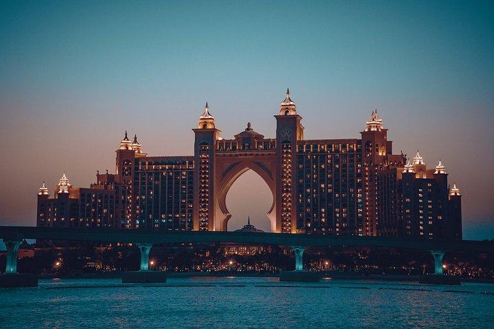 ドバイ市内観光半日ツアー（送迎オプション付き）