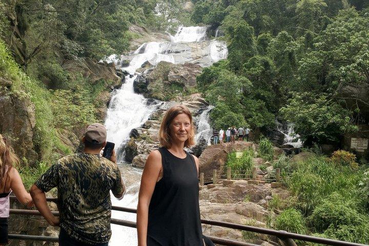 エラからミリッサへのプライベート送迎（ウダワラウェサファリ付き）