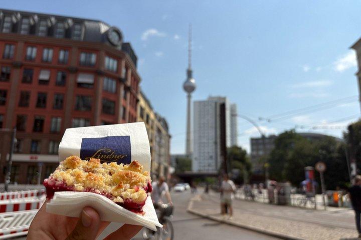 ベルリン : 7つの本格的な地元の味が楽しめるミッテ地区フードツアー