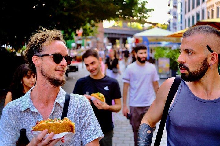 ベルリン : 7つの本格的な地元の味が楽しめるミッテ地区フードツアー