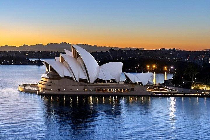 Sydney Opera House Guided Tour with Premium Dining Experience