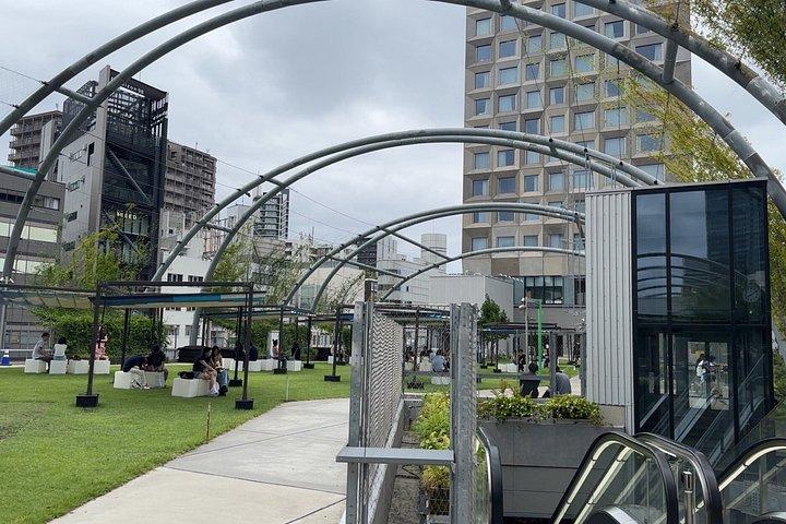 東京：新宿と渋谷のウォーキングツアー（食事付き）