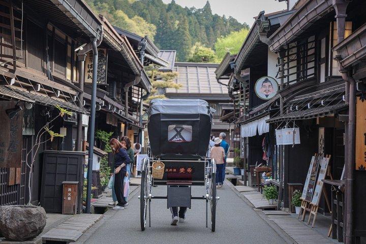 エキスパートガイドによる高山貸切酒蔵見学