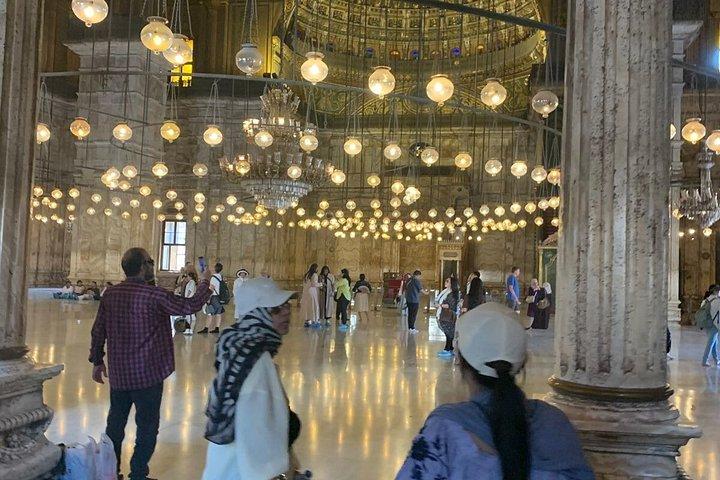 イスラム モスク、カイロ城塞、コプト派カイロへの半日ツアー