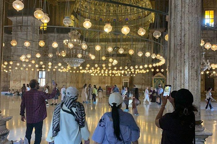イスラム モスク、カイロ城塞、コプト派カイロへの半日ツアー