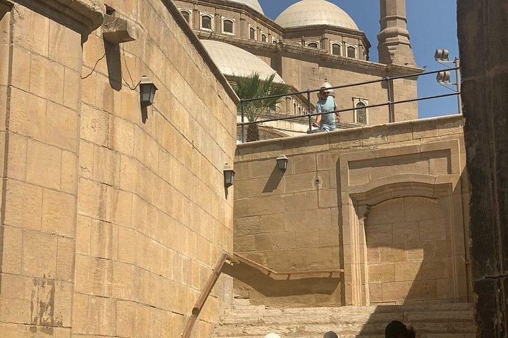 イスラム モスク、カイロ城塞、コプト派カイロへの半日ツアー