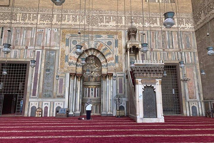 イスラム モスク、カイロ城塞、コプト派カイロへの半日ツアー