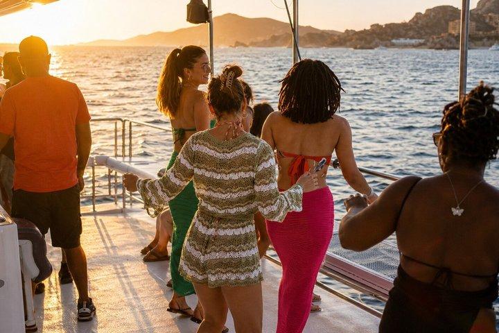 Crociera in catamarano a Cabo San Lucas: snorkeling o avventura al tramonto