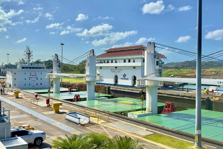 半日パナマシティ＆パナマ運河ツアー