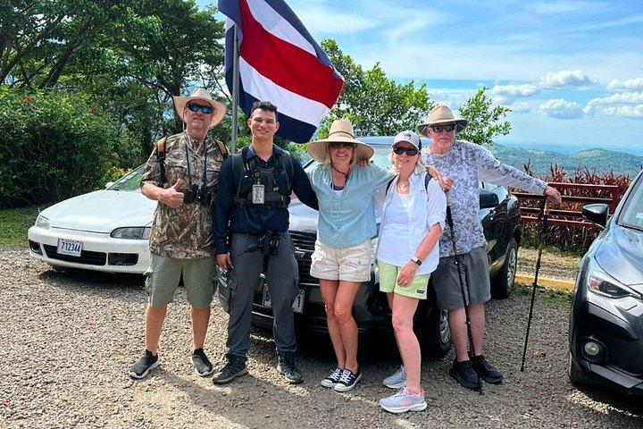 テノリオ火山国立公園リオセレステの滝へのハイキング