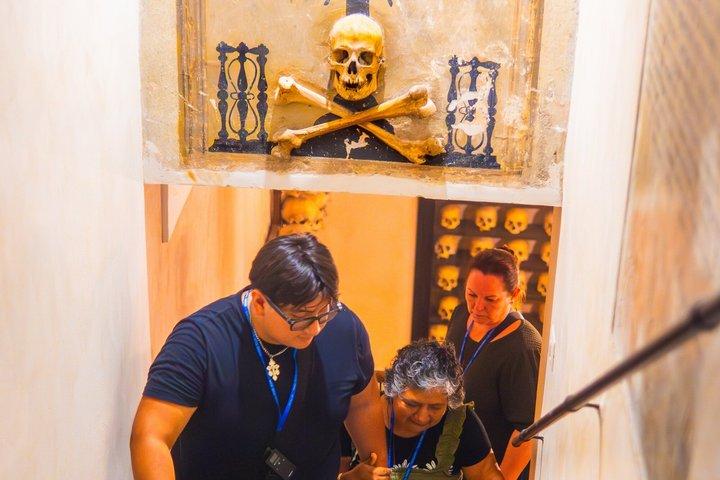 Rome's Dark Side : Fantasmas, Escándalos y Criptas - Tour en Grupo Pequeño