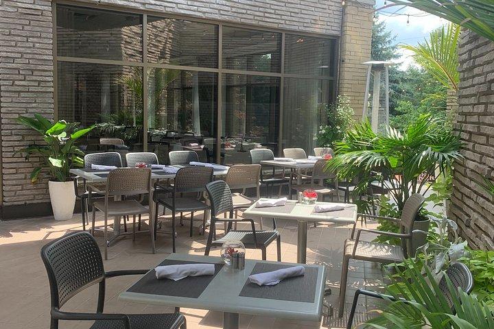 ナイアガラのワインカントリーを巡るランチ＆ワインツアー3コース