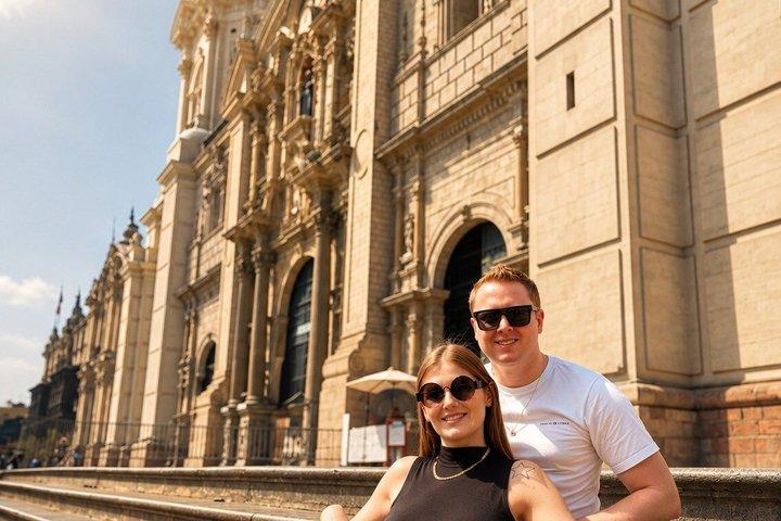 Visita guiada ao centro histórico e às catacumbas com traslado do hotel.