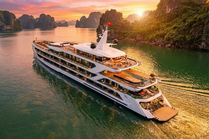 Hanoi : 3D2N 6-sterren cruise Ha Long - Lan Ha | Viet Hai Cycling
