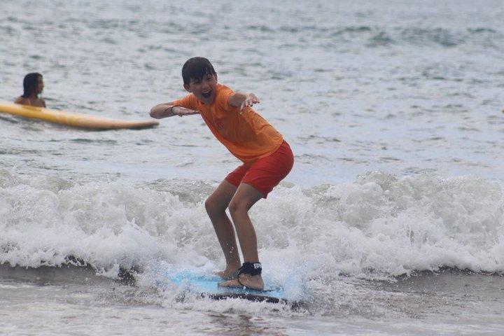 Aula particular de surf em Tamarindo