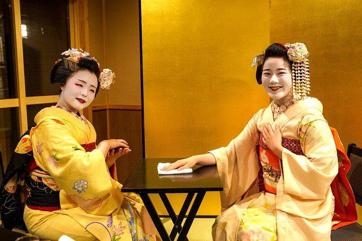 東京：新宿で芸者ミート、パフォーマンス、ゲーム＆ピクチャー