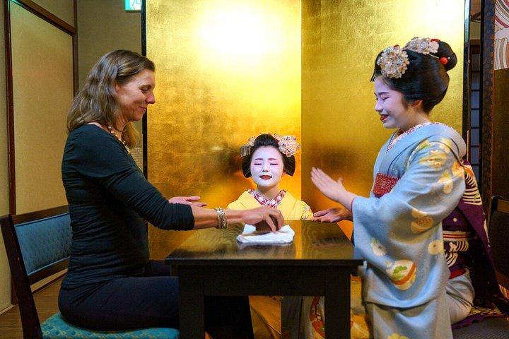 東京：新宿で芸者ミート、パフォーマンス、ゲーム＆ピクチャー