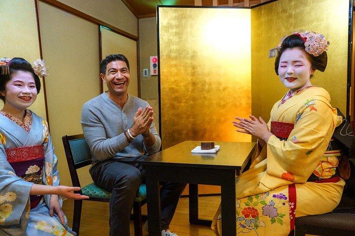 東京:新宿で芸者ミート、パフォーマンス、ゲーム&ピクチャー