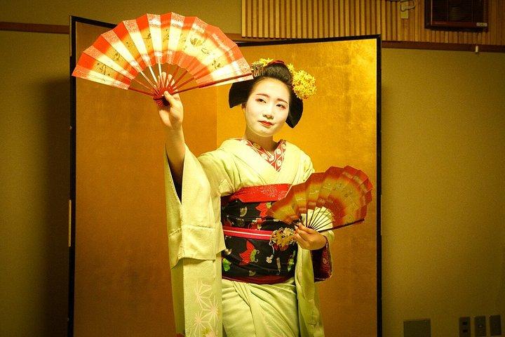 東京：新宿で芸者ミート、パフォーマンス、ゲーム＆ピクチャー