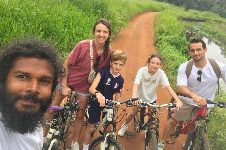 Tour de grupo de bicicleta de montanha Anuradhapura & história com o budismo