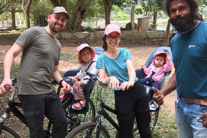 Tour de grupo de bicicleta de montanha Anuradhapura & história com o budismo