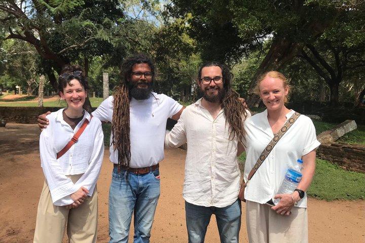 Tour de grupo de bicicleta de montanha Anuradhapura & história com o budismo