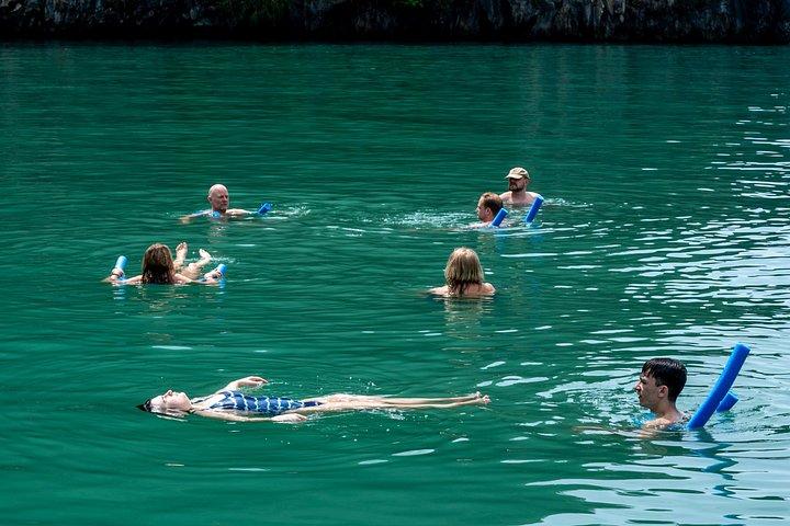 プーケット発パンガー湾プライベートスピードボート全日チャーター