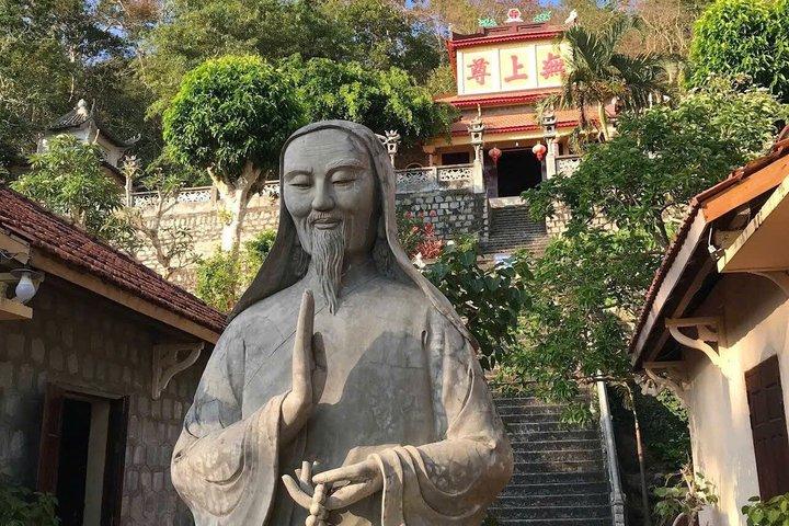 ムイネー発：美しいタク山ケーブルカー、涅槃仏