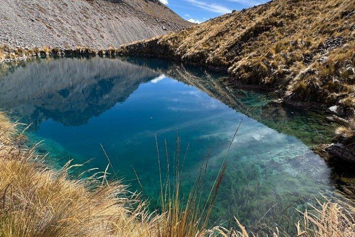 7つのオーサンゲート湖 伝統的なランチで7つの湖へハイキング