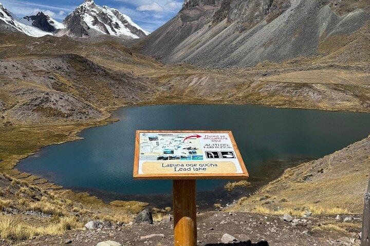 7つのオーサンゲート湖 伝統的なランチで7つの湖へハイキング